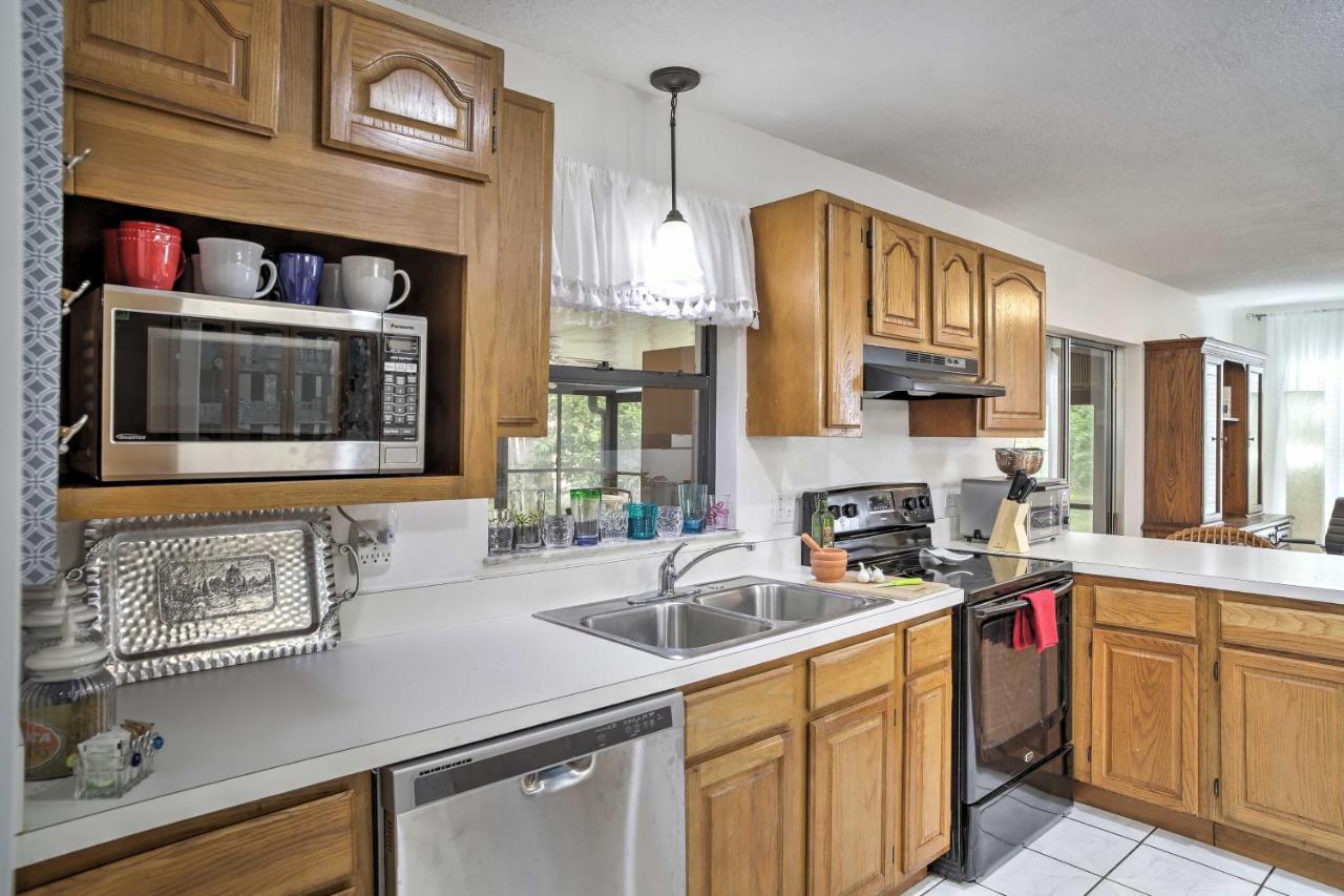 Quiet Near Shopping And 15 Miles From Orlando! Casa de férias *