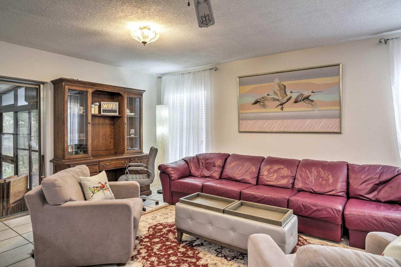 Quiet Near Shopping And 15 Miles From Orlando! Casa de férias *